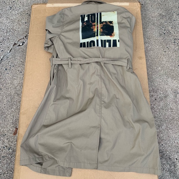 Urban Long Graphic Trench Coat Size Large - Picture 4 of 7